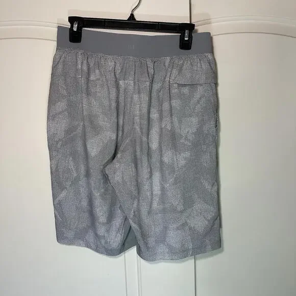 Lululemon T.H.E. Short 11” Linerless Illusion White Light Cast Gray Mens Medium - Picture 3 of 6